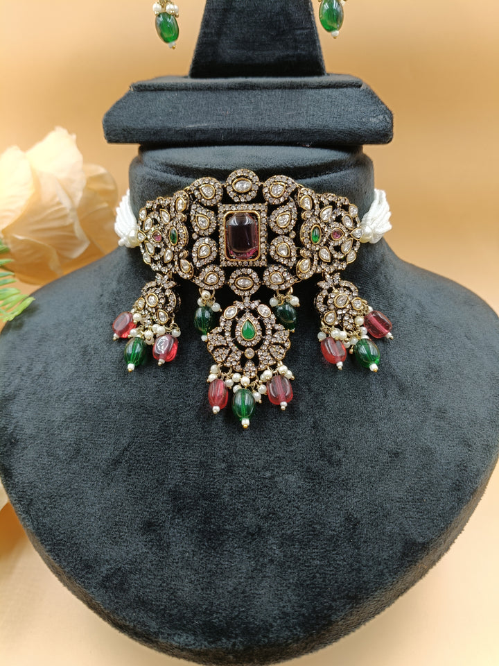 Meera Kundan Necklace Set
