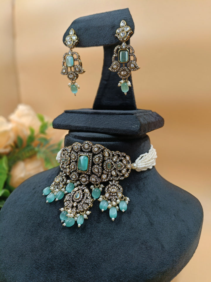 Meera Kundan Necklace Set