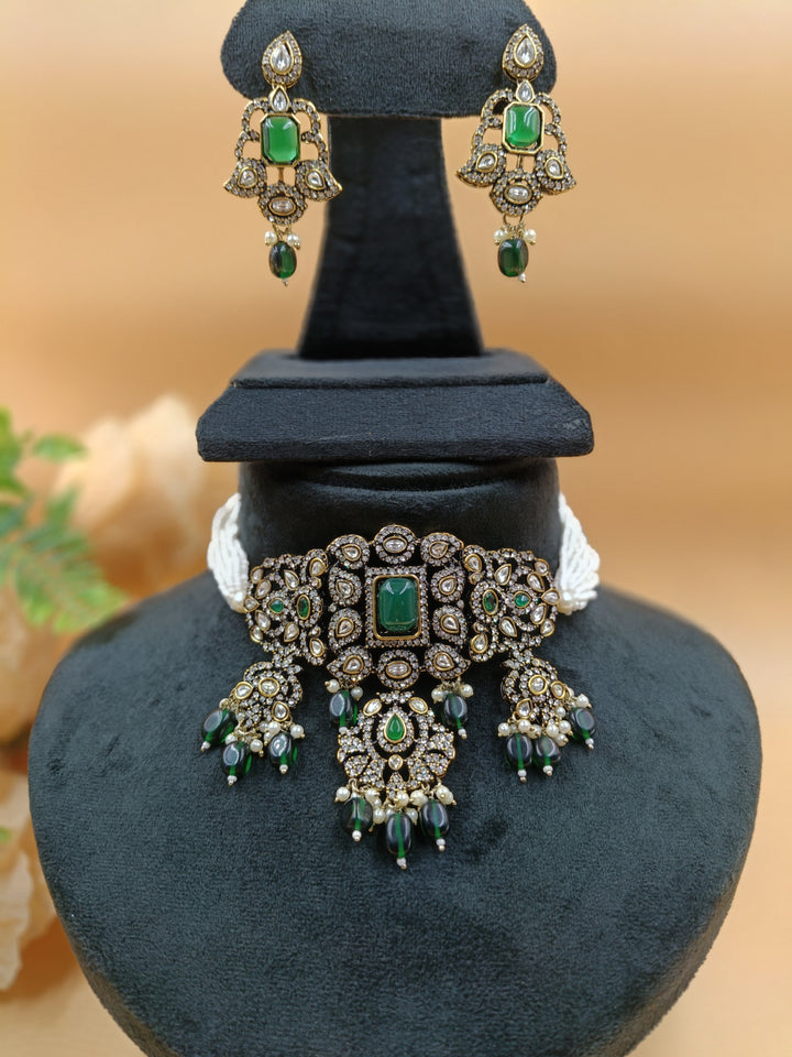 Meera Kundan Necklace Set
