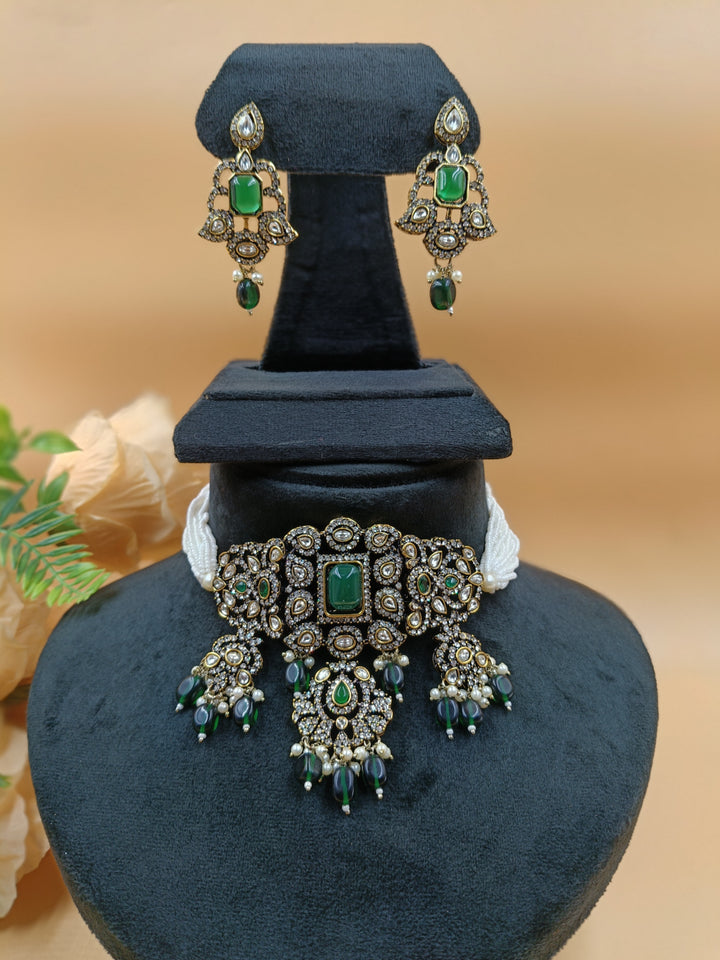 Meera Kundan Necklace Set