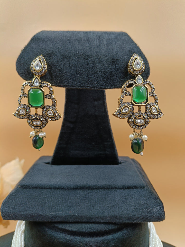 Meera Kundan Necklace Set