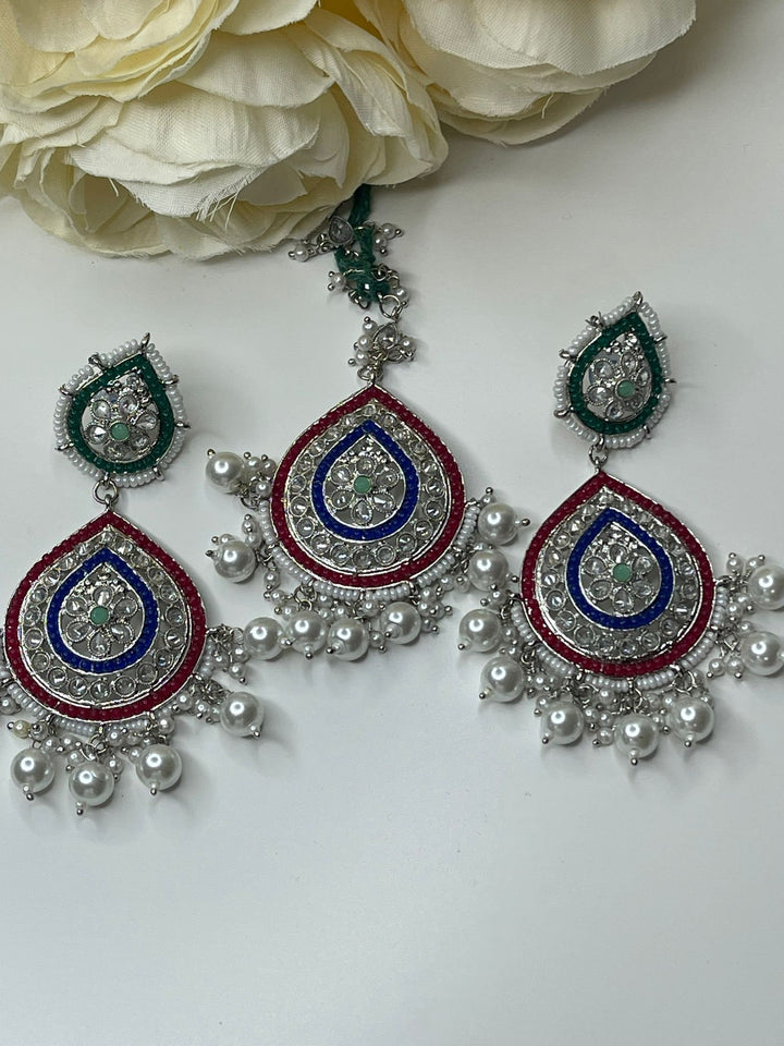 Izhaar Indian Maang Tikkat Set With Earrings For Girls And Womens.