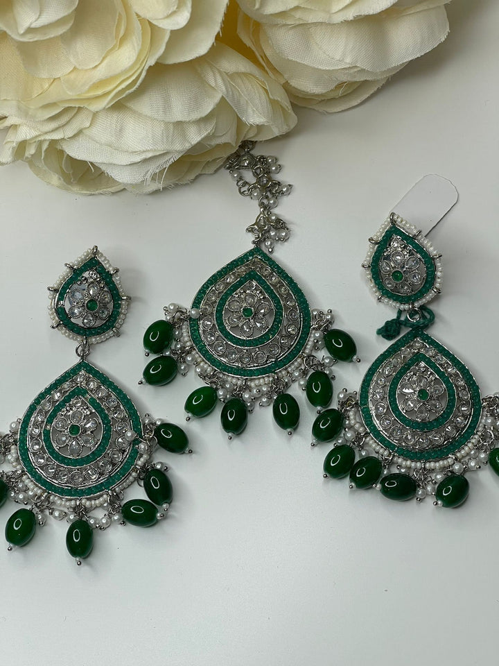 Izhaar Indian Maang Tikkat Set With Earrings For Girls And Womens.