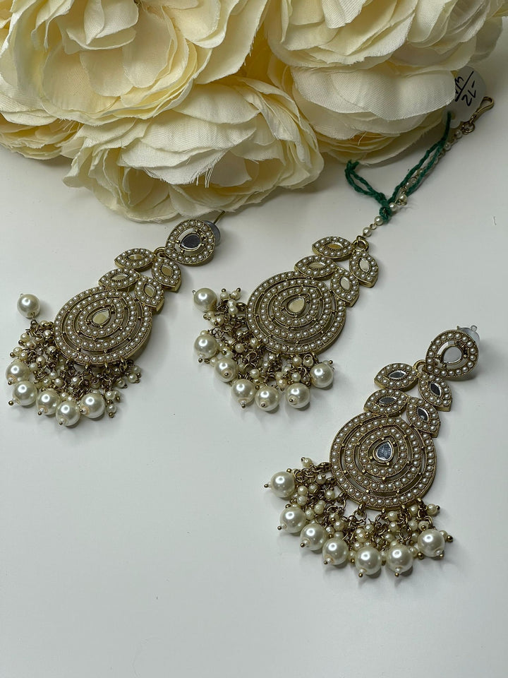 Izhaar Indian Maang Tikkat Set With Earrings For Girls And Womens.