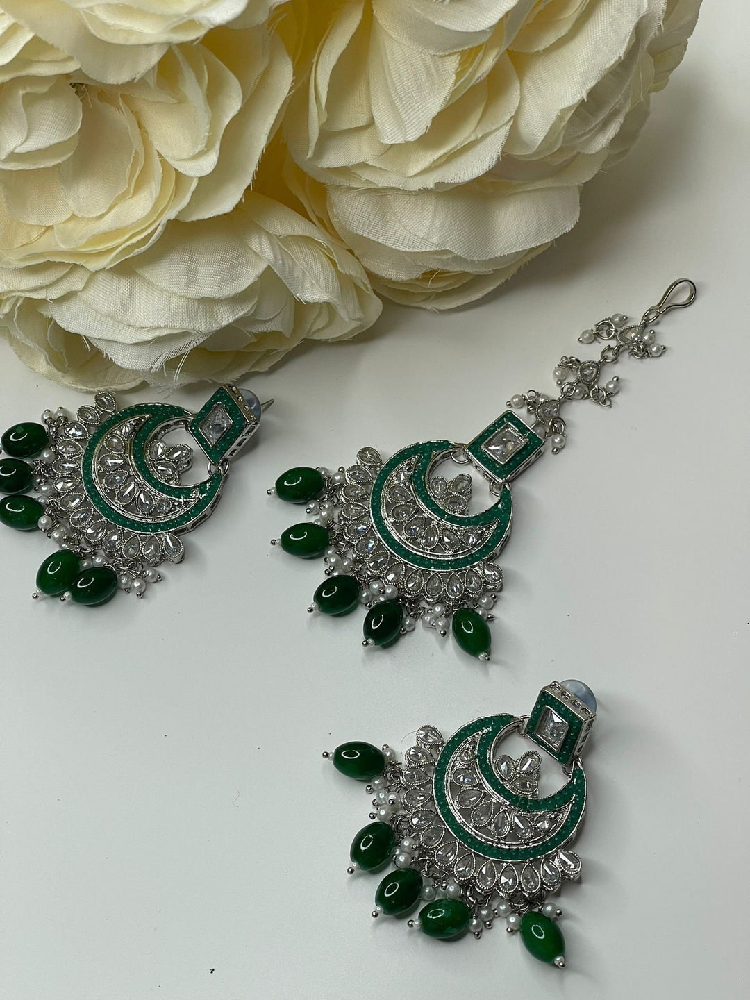Izhaar Indian Maang Tikkat Set With Earrings For Girls And Womens.