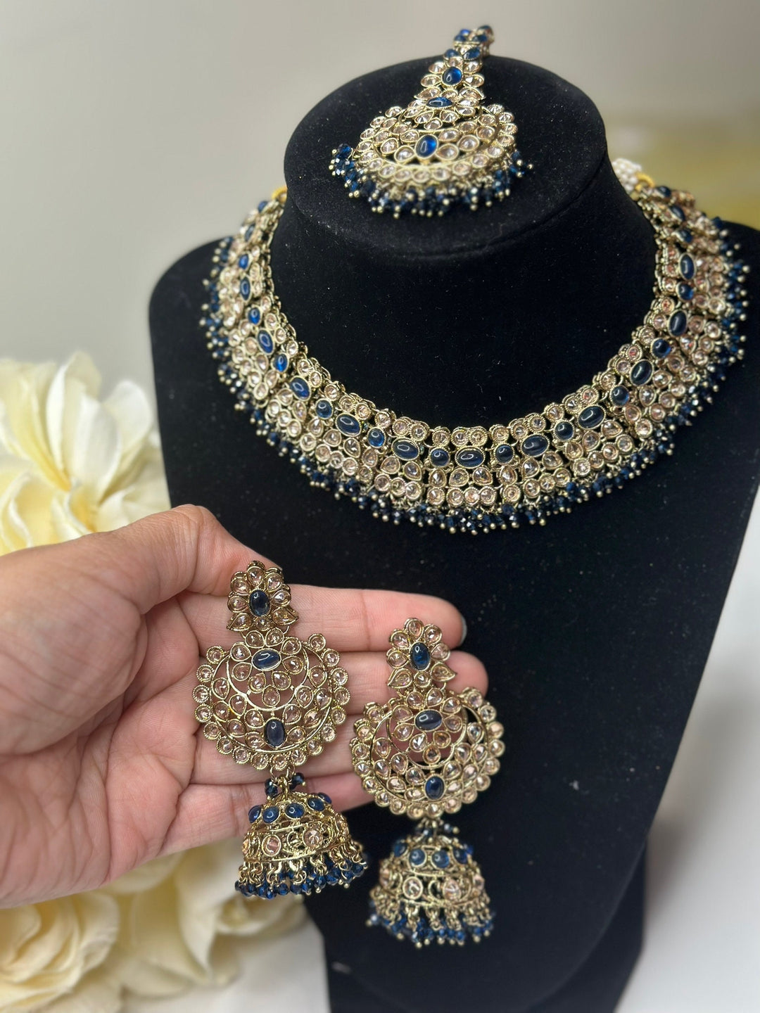 Athiya Reverse AD Necklace Set