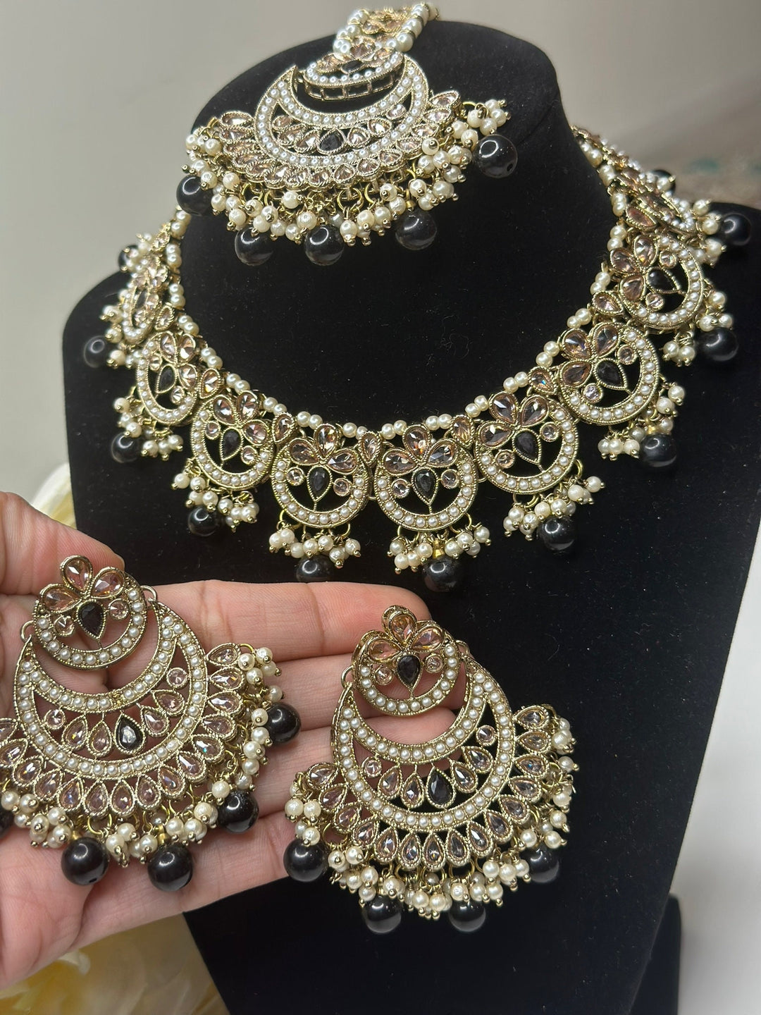 Noori Reverse AD Necklace