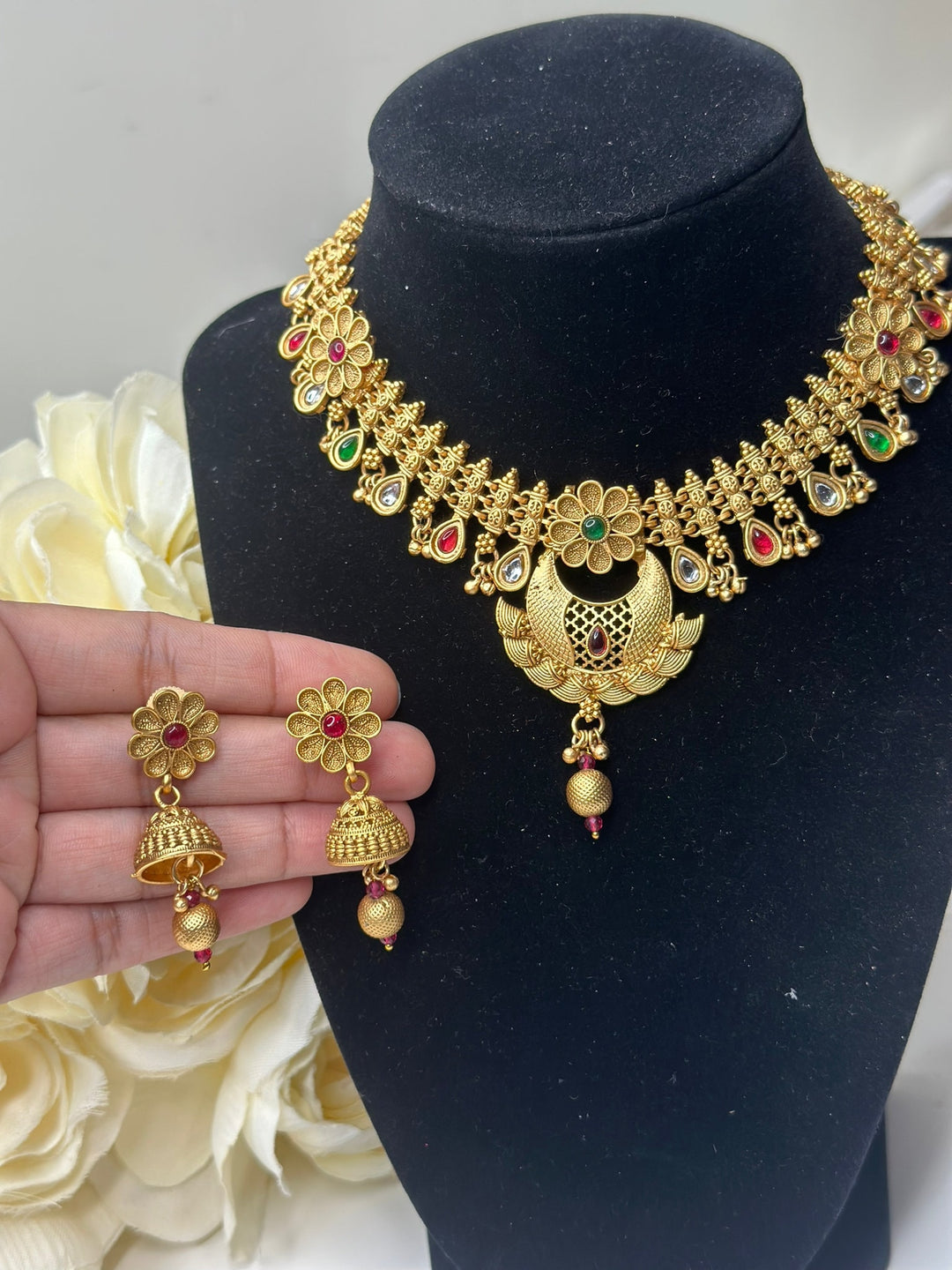 Lavinia Kundan  Set