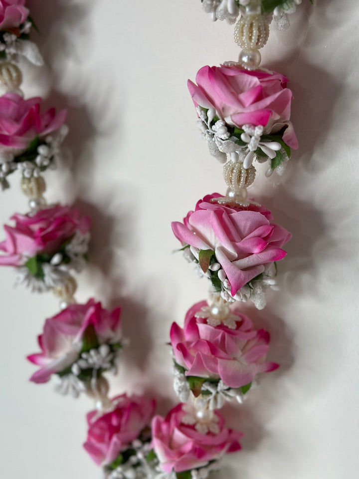Blush Rose Elegance: A Graceful Garland of Timeless Beauty.