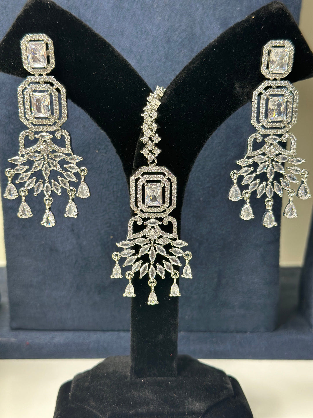 Izhaar AD Silver Earings and tikka set Womens ADET001