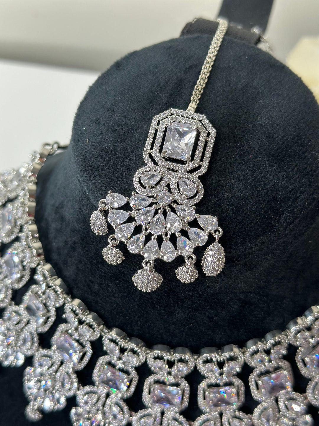 Isa CZ White Necklace AD Set011