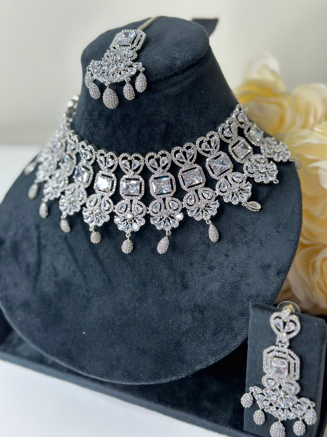 Isa CZ White Necklace AD Set011