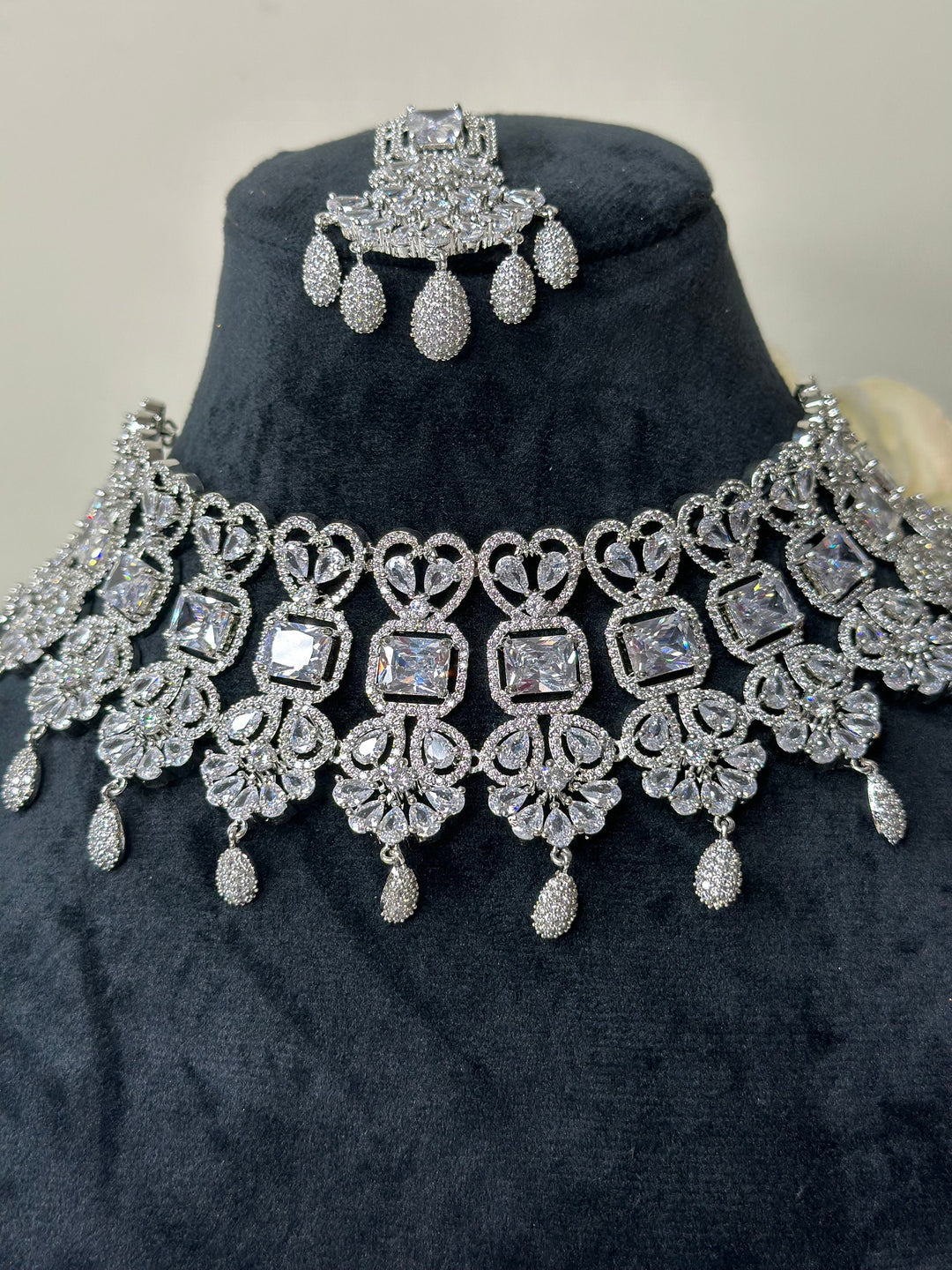 Isa CZ White Necklace AD Set011