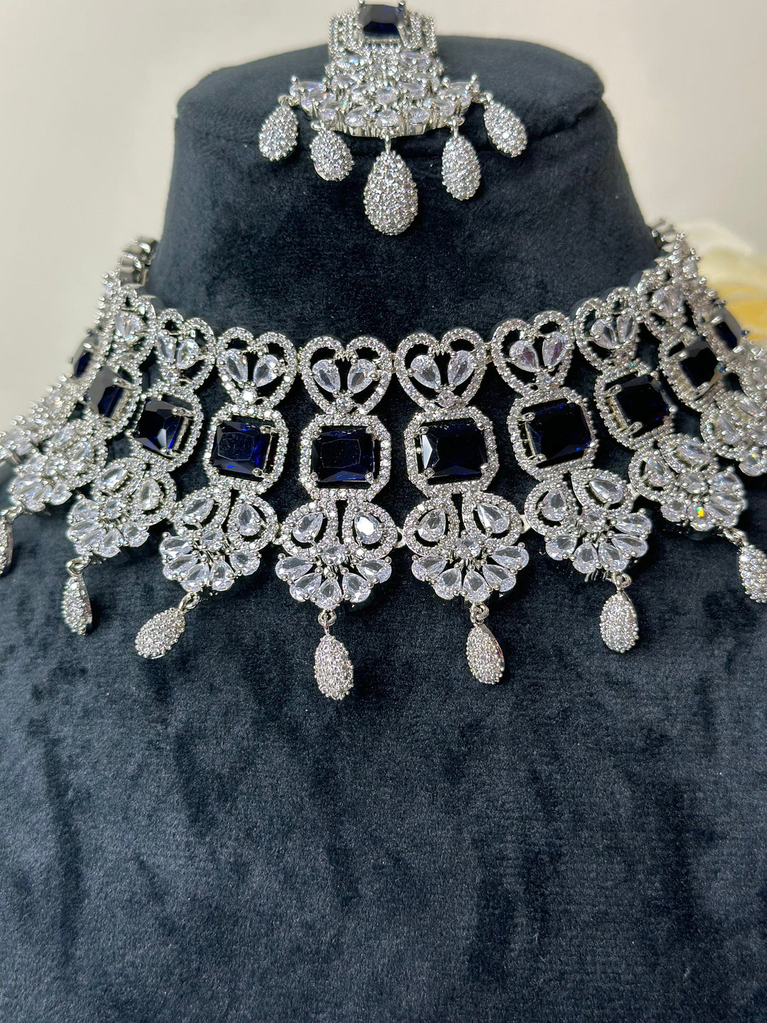 Isa CZ Dark Blue Necklace AD Set011
