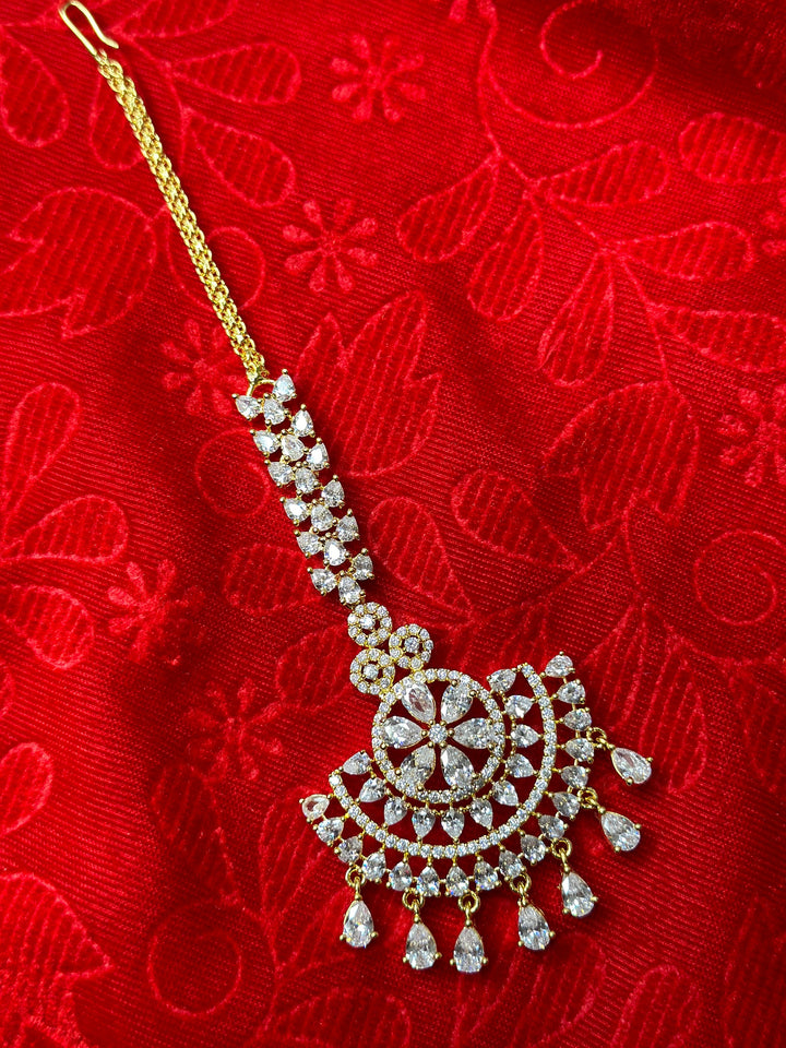 Izhaar Trending Wedding AD Maang Tikka