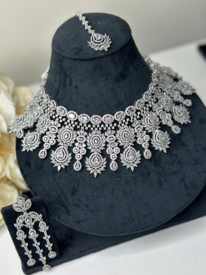Vedika White Necklace adset024