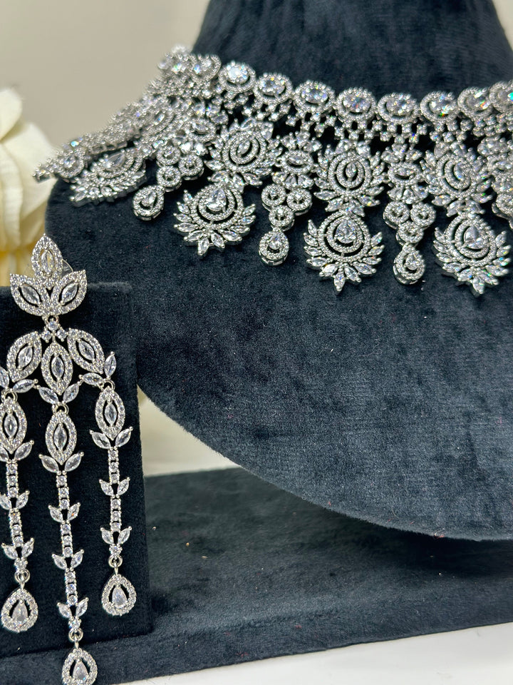 Vedika White Necklace adset024