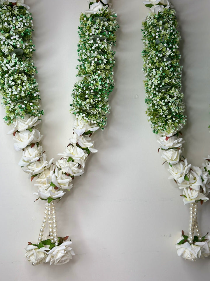 Floral Majesty: A Timeless Garland of Elegance and Purity.