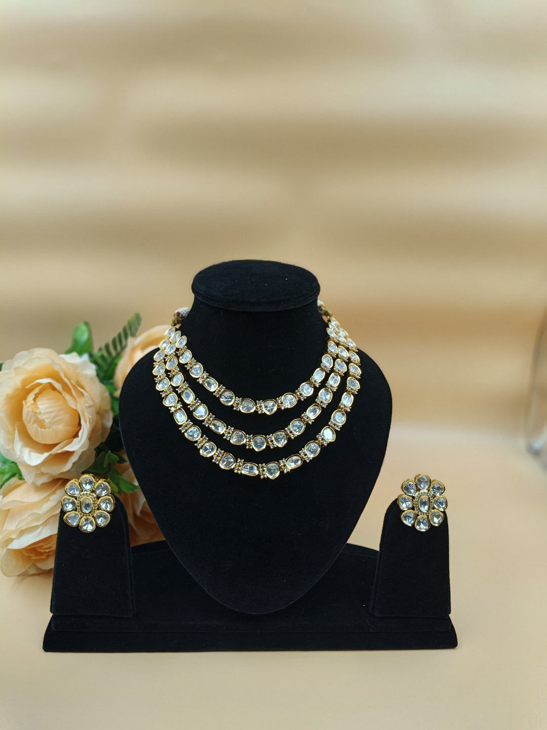 Eraya Paachi White Kundan Necklace Set