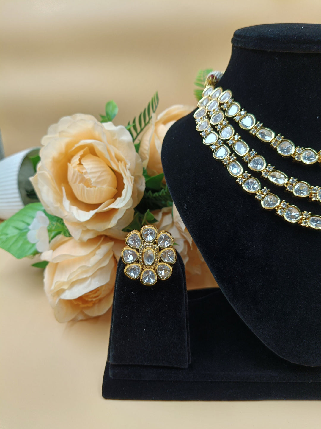 Eraya Paachi White Kundan Necklace Set