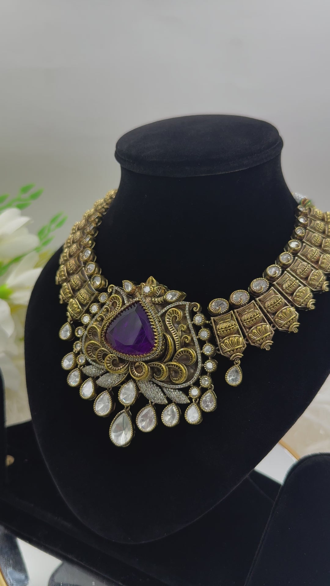 Amulya Kundan Necklace Set