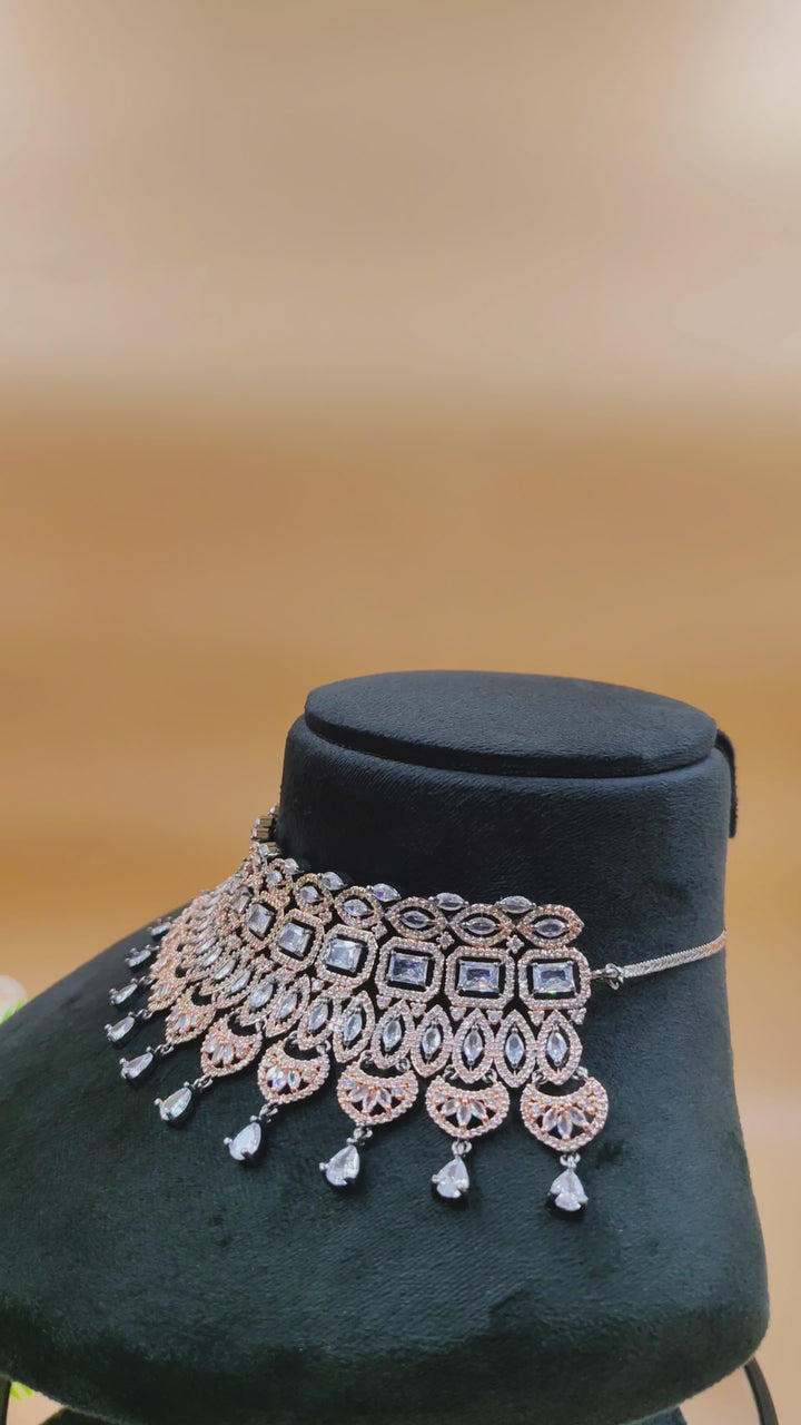 Matilda AD Necklace Set