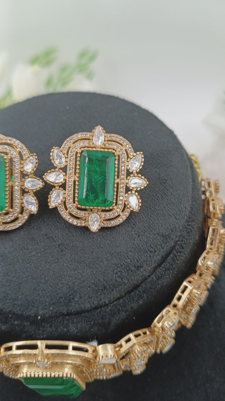 Kaveri Kundan Necklace Set