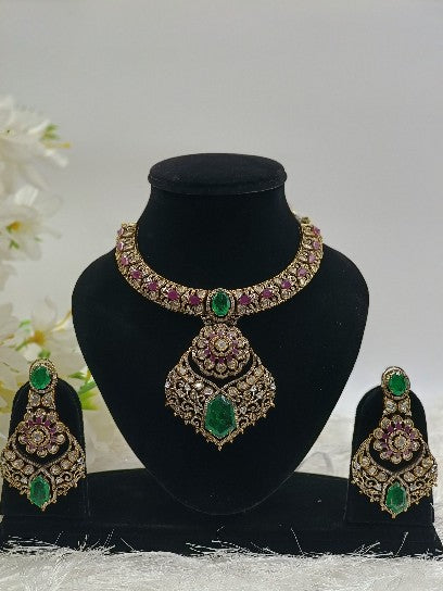 Liya Kundan Set