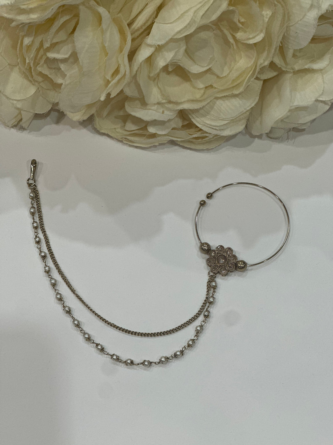 Izhaar Reverse Nose Ring
