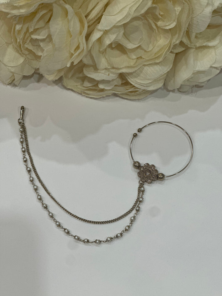 Izhaar Reverse Nose Ring