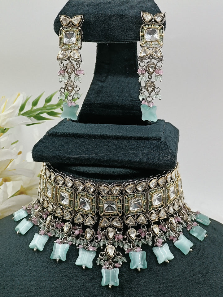 Jhanvi Kundan Set