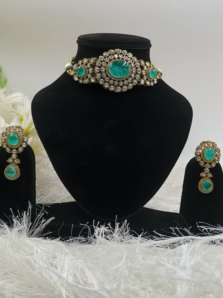 Aparna Kundan Choker Set