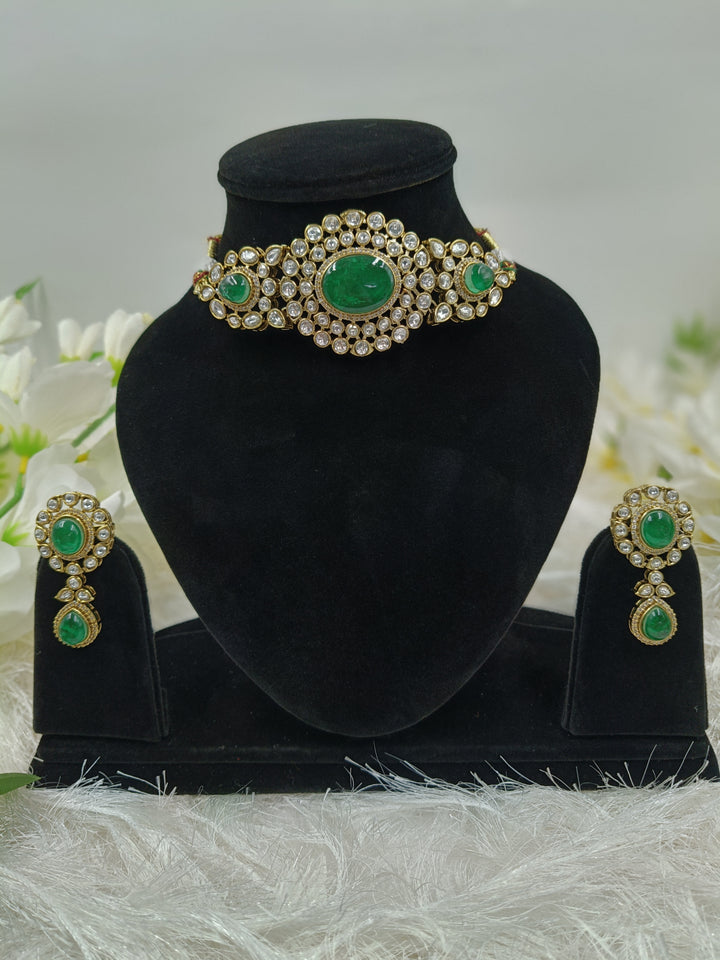 Aparna Kundan Choker Set
