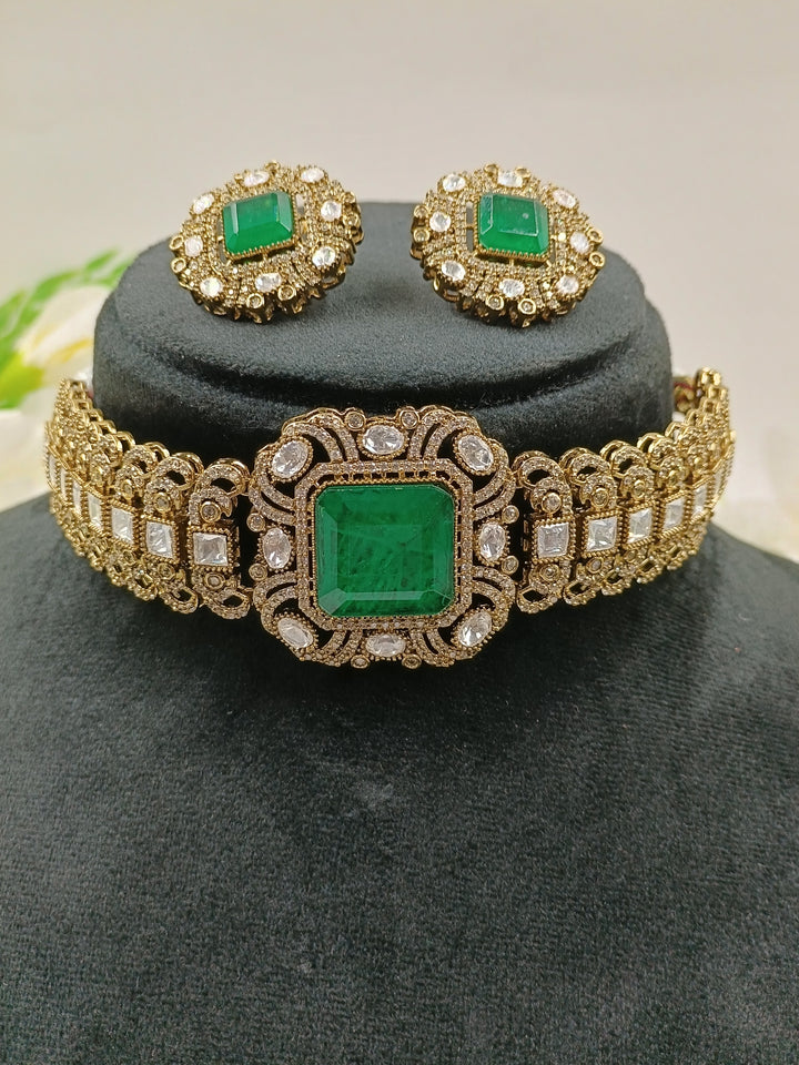 Kaveri Kundan Set