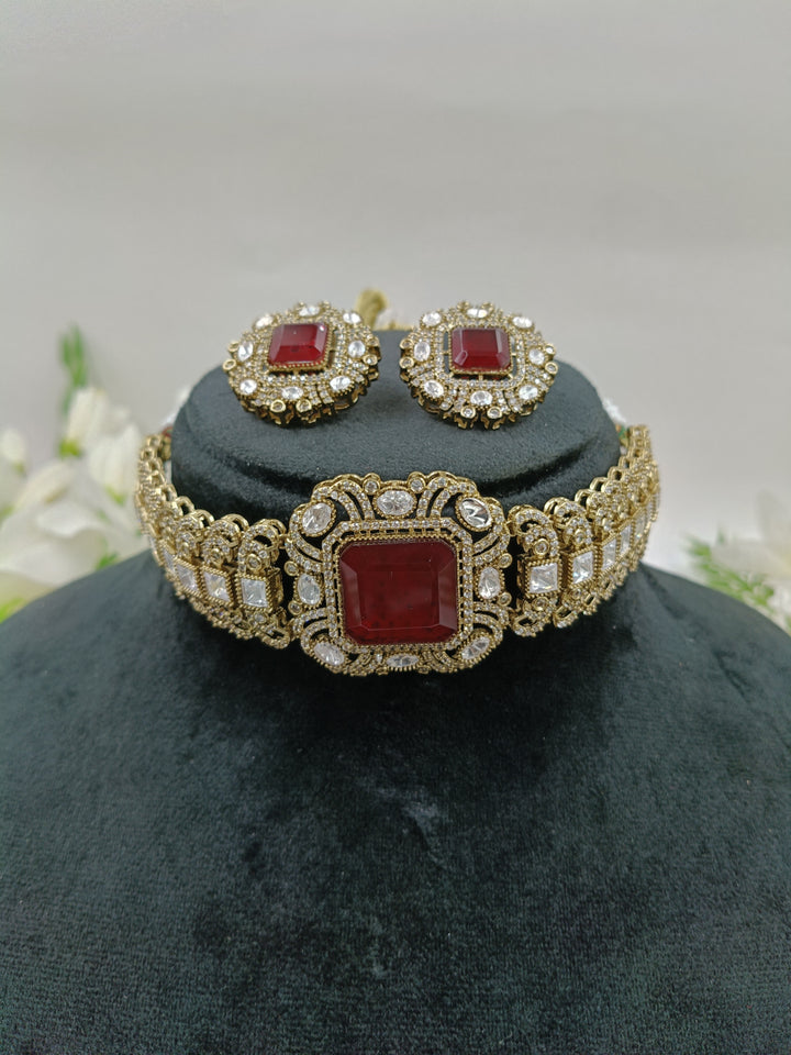 Kaveri Kundan Set