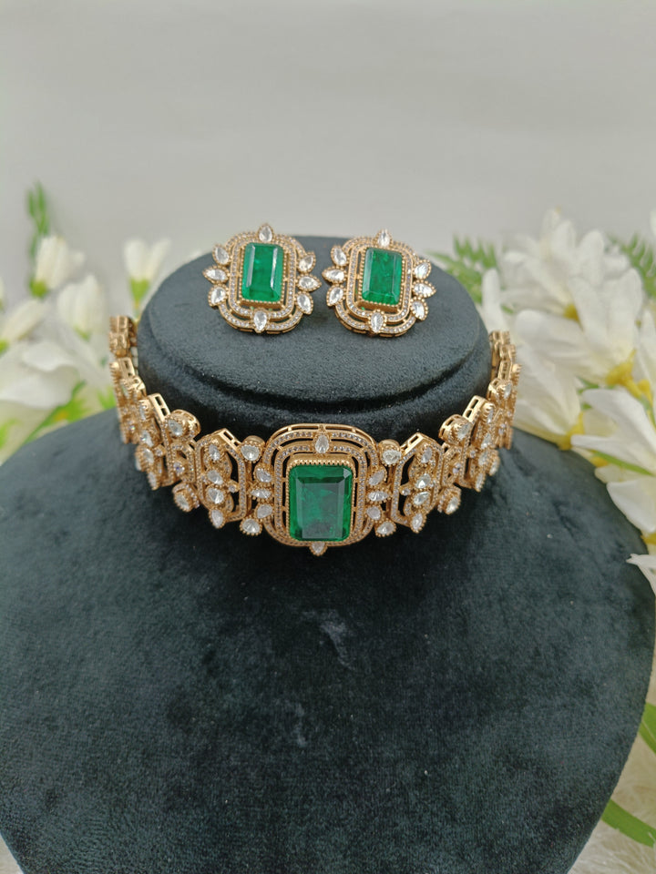 Kaveri Kundan Set