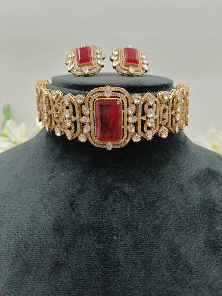 
Kundan set jewelry set, luxury jewelry, gold choker necklace, diamond elegant jewelry, maroon Kundan set