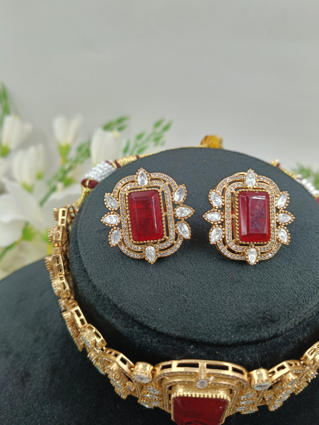 
Kundan set jewelry set, luxury jewelry, gold choker necklace, diamond elegant jewelry, maroon set