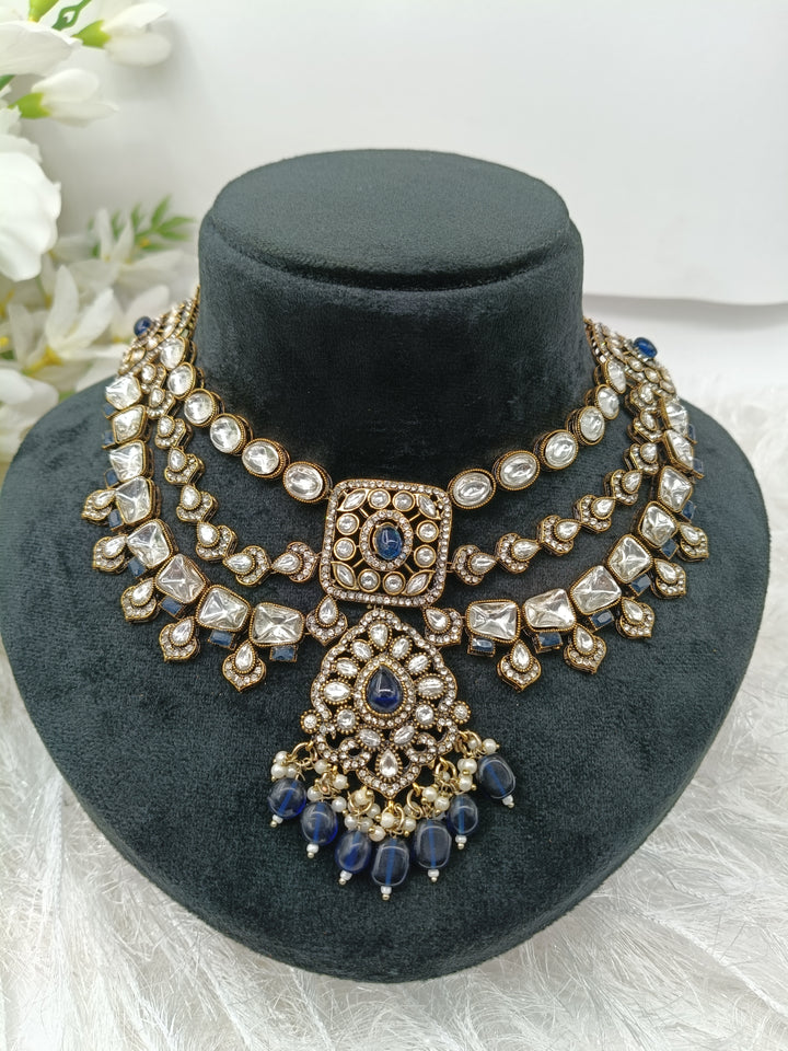 Urisha Kundan Set