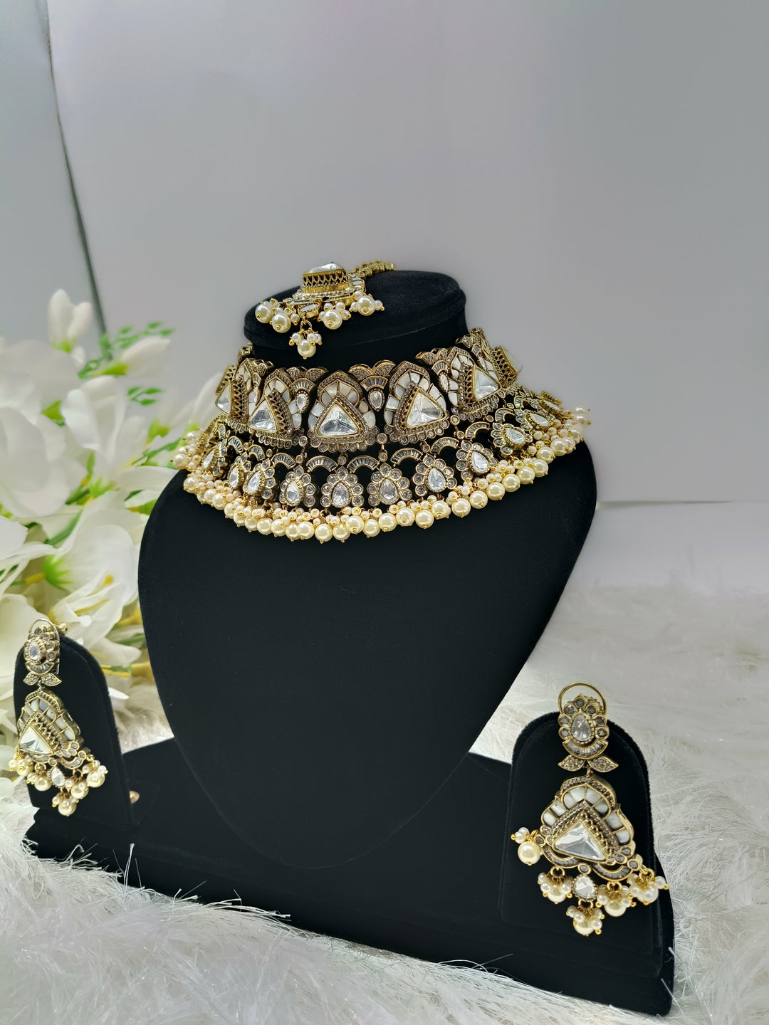 Upasana Kundan Set
