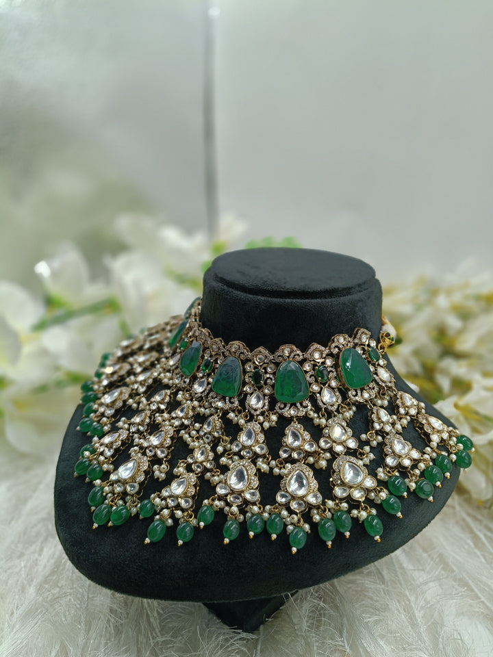 Oshma Kundan Set
