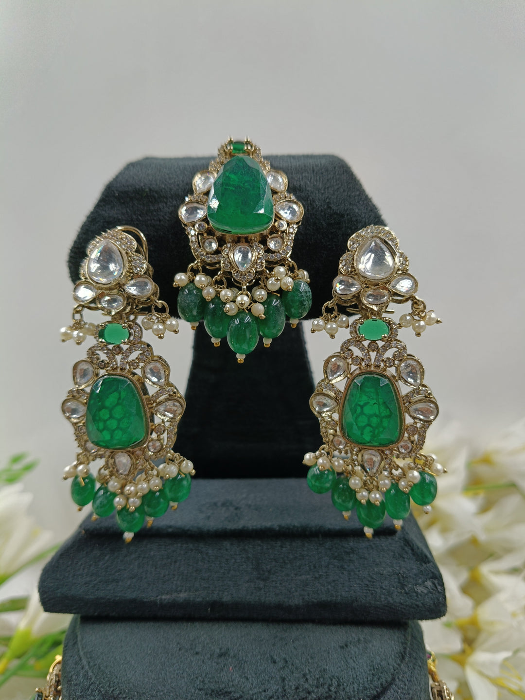 Oshma Kundan Set