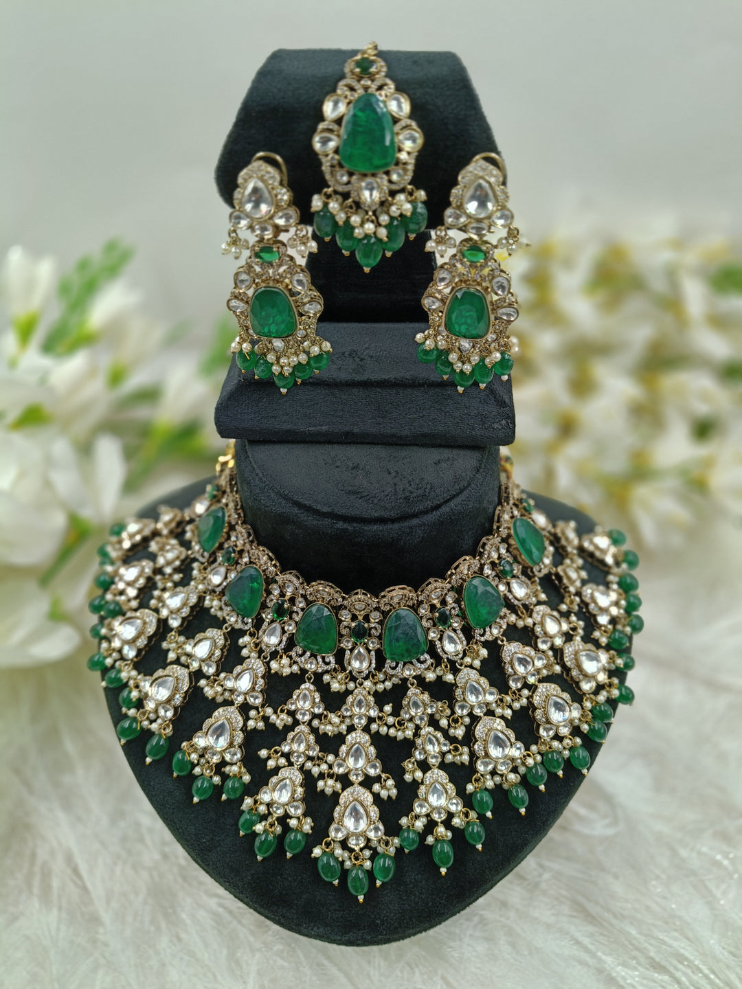 Oshma Kundan Set