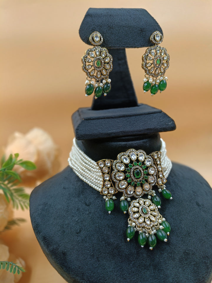 Kritika Kundan Set