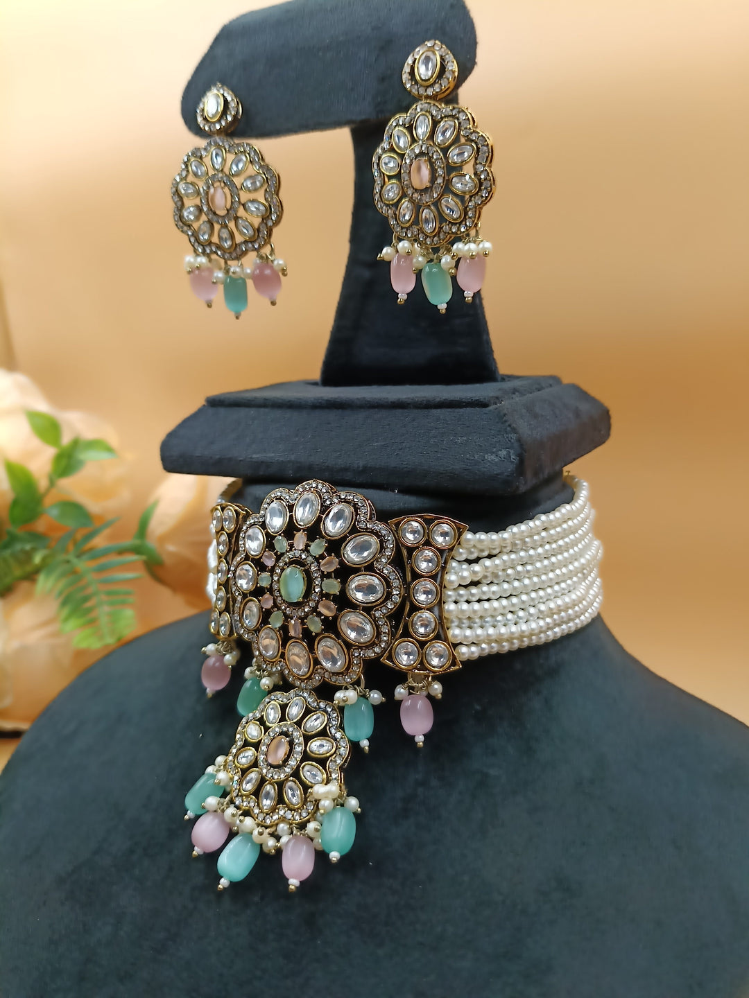 Kritika Kundan Set
