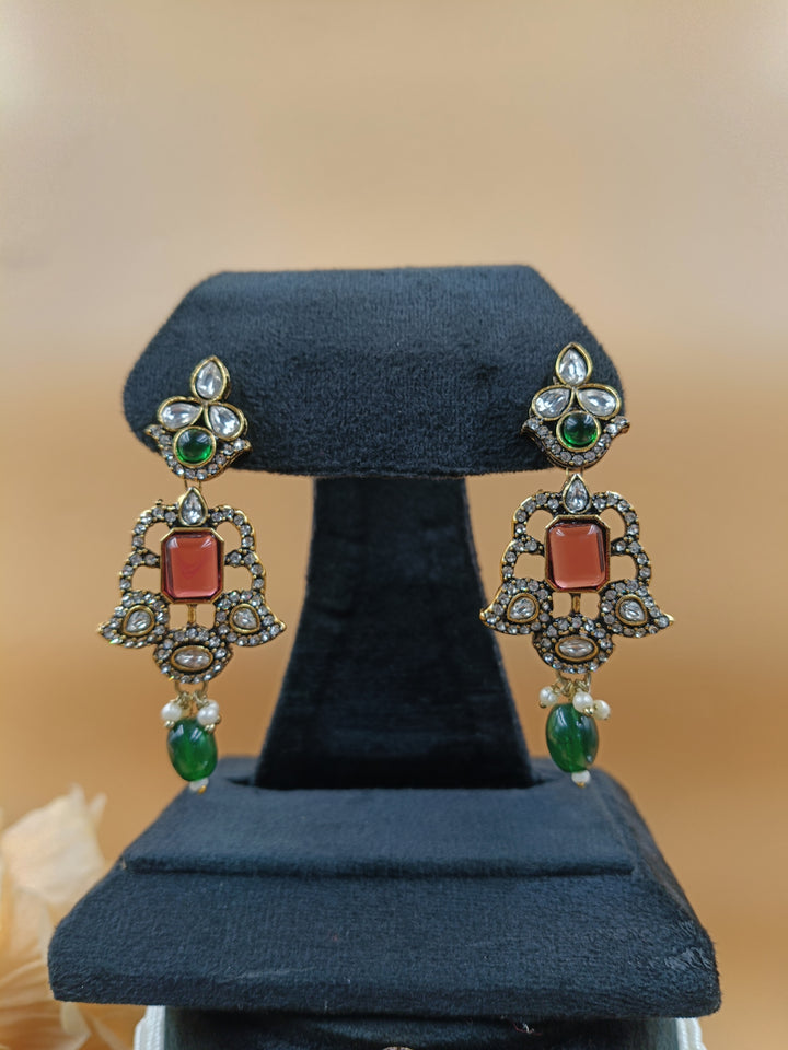Meera Kundan Set