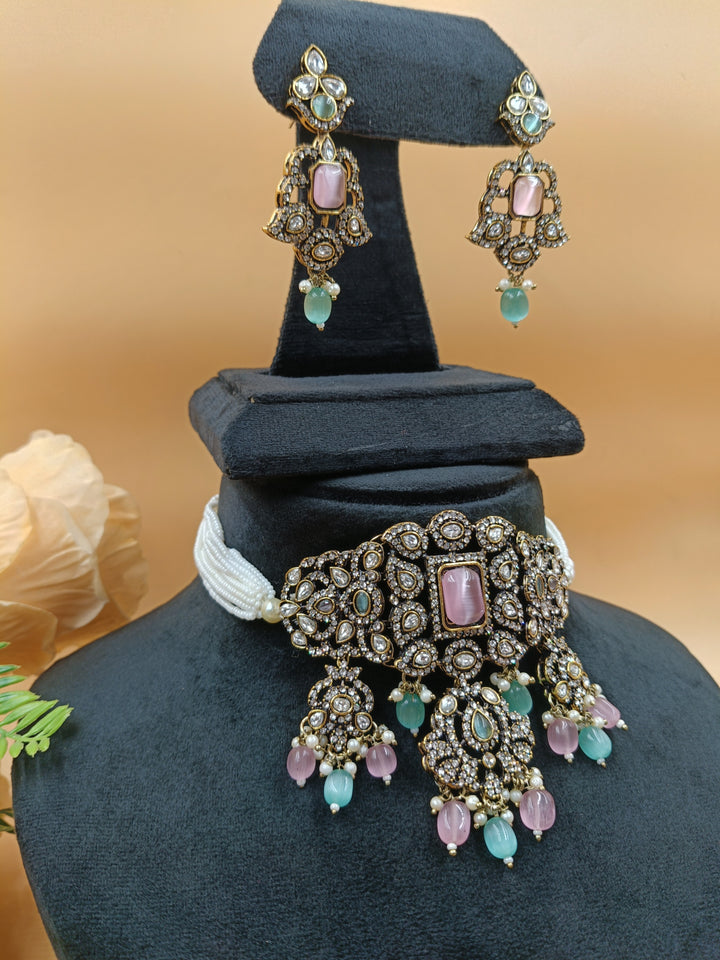 Meera Kundan Set