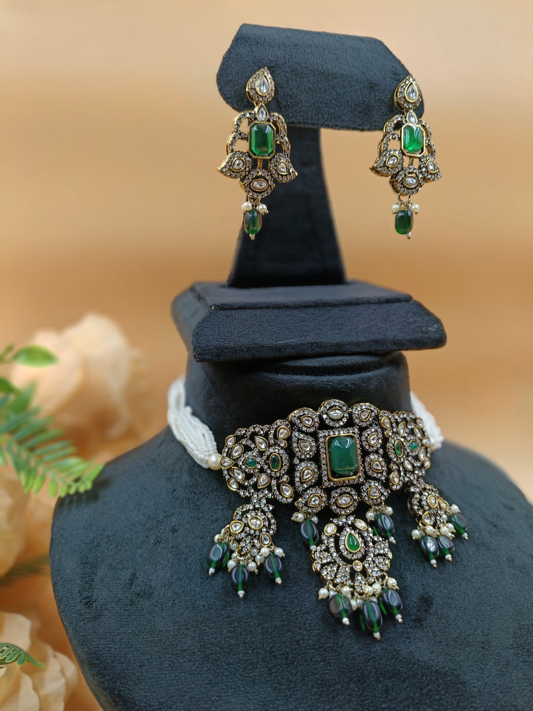 Meera Kundan Set