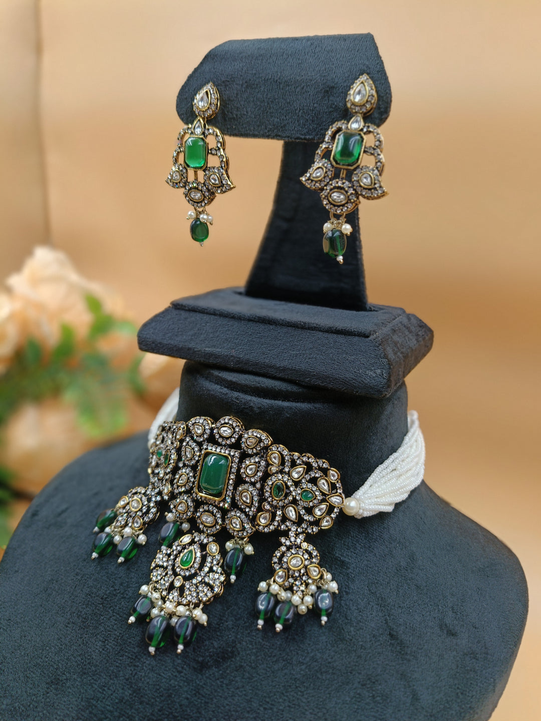 Meera Kundan Set