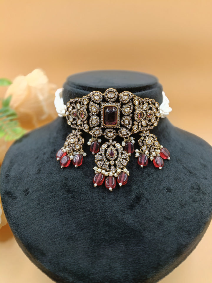 Meera Kundan Set